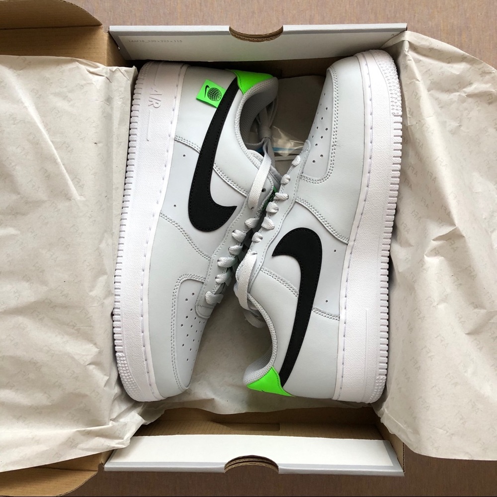 Nike Air Force 1 ‘07 worldwide platinum sneakers - Picture 2 of 3